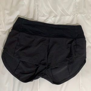 Lululemon Speed Up Low Rise Short 2.5” SIZE 2